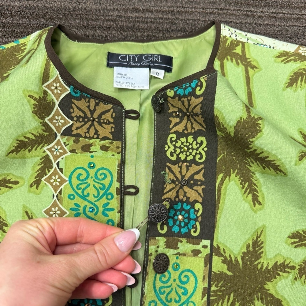 City Girl Vacation Tropical Palm Tree Green Brown Button Down Shirt Vintage Y2K - Picture 3 of 12